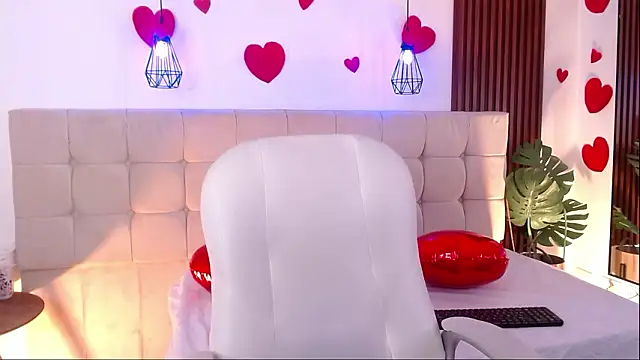 athenea fox online show from March 17, 2026, 1:58 pm