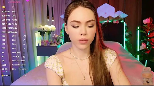 MimiFors online show from November 30, 2025, 4:44 pm