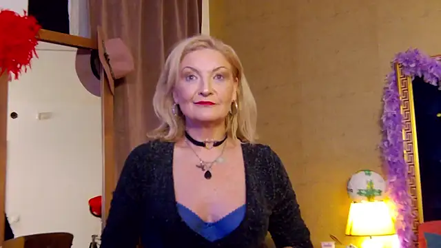 Snapshot of Allura_Jenson chatting on June 14, 2026, 9:39 pm Allura Jenson online show from June 14, 2026, 9:39 pm