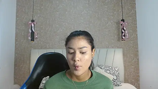 babilett online show from October 15, 2025, 11:43 am