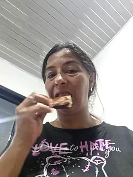 maleja23 online show from October 3, 2025, 1:02 am