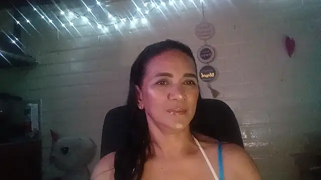 MiiaVelasquez online show from March 11, 2026, 5:02 am