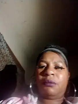 Ladiv33 online show from November 2, 2025, 5:59 pm