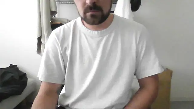 Snapshot of hornyjoe_xxx chatting on December 1, 2025, 6:40 am hornyjoe xxx online show from December 1, 2025, 6:40 am