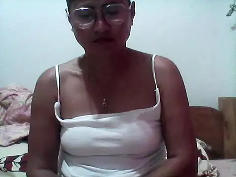 Snapshot of nathalie0045 chatting on September 30, 2025, 11:04 am nathalie0045 online show from September 30, 2025, 11:04 am