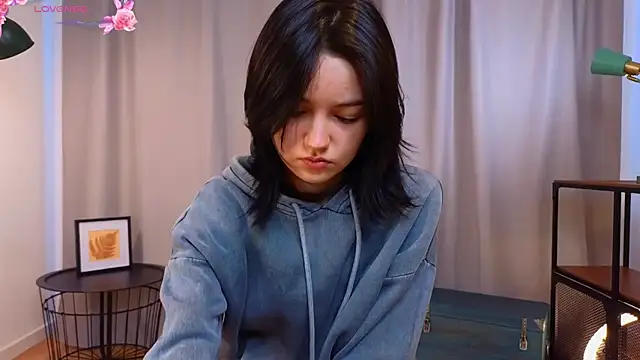 PamilaGrassle online show from September 20, 2025, 4:02 am