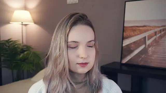 HongTomczak online show from December 18, 2025, 7:36 am