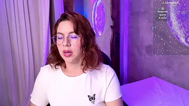 Snapshot of Celineblossom_ chatting on October 16, 2025, 4:41 pm Celineblossom online show from October 16, 2025, 4:41 pm