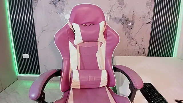 Mia Duarte1 online show from March 17, 2026, 8:34 pm