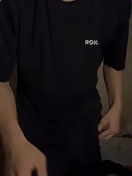 milkis024680 online show from October 17, 2025, 3:25 pm