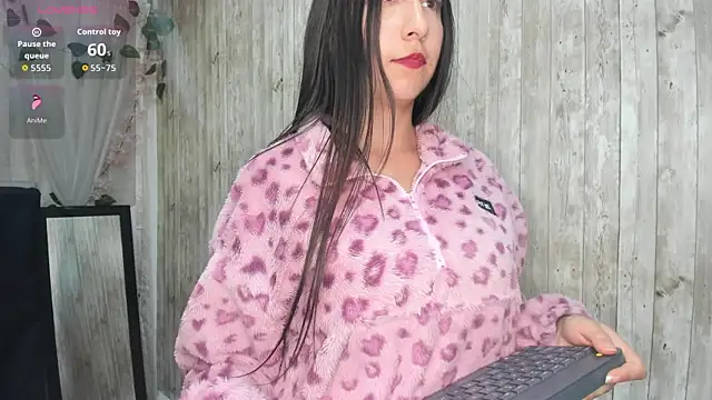 Sophi Thaylorr online show from September 11, 2025, 12:49 pm