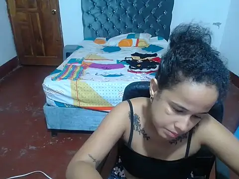 Snapshot of Angelys_02 chatting on October 28, 2025, 11:07 pm Angelys 02 online show from October 28, 2025, 11:07 pm