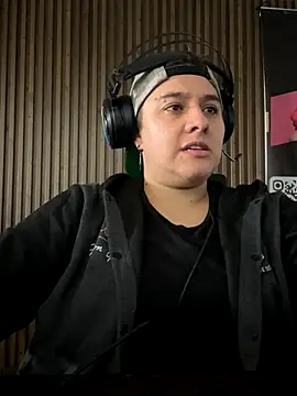 IanGilbert online show from September 16, 2025, 3:13 pm