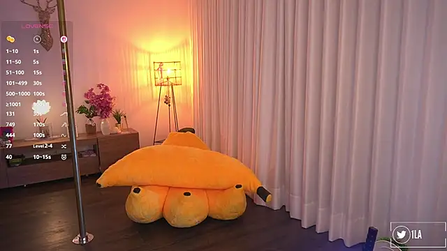 Snapshot of Just__dani chatting on February 15, 2026, 9:44 pm Just dani online show from February 15, 2026, 9:44 pm