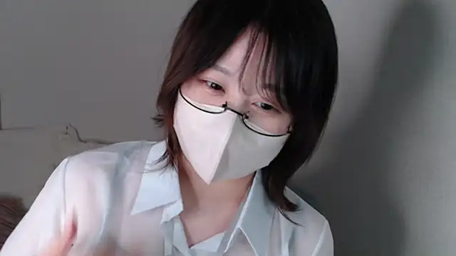 Snapshot of mi__san chatting on October 3, 2025, 11:18 am mi  san online show from October 3, 2025, 11:18 am