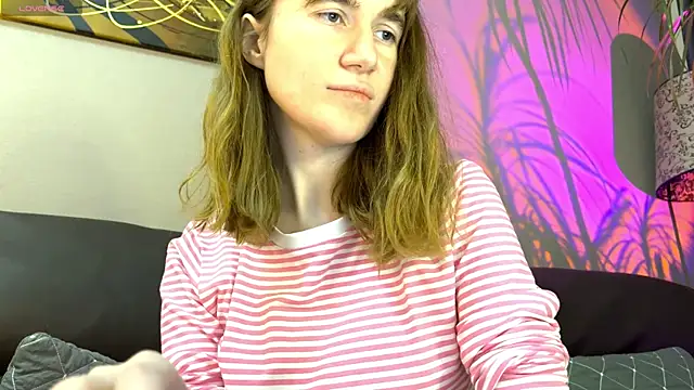 velina   online show from September 19, 2025, 7:47 pm