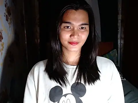 lady in moon online show from March 3, 2026, 2:34 pm