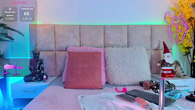 GabbieMonson online show from December 18, 2025, 1:39 pm