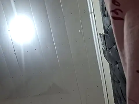 keisha051990 online show from January 6, 2026, 9:18 pm