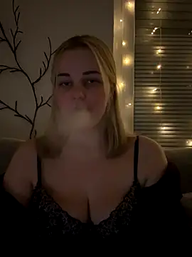 ItsLxsa online show from November 29, 2025, 11:30 pm