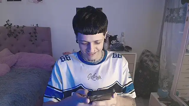 Snapshot of 2cyboy_ chatting on September 27, 2025, 8:36 pm 2cyboy online show from September 27, 2025, 8:36 pm