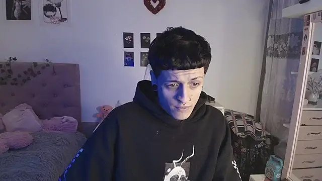 Snapshot of 2cyboy_ chatting on October 2, 2025, 7:21 pm 2cyboy online show from October 2, 2025, 7:21 pm