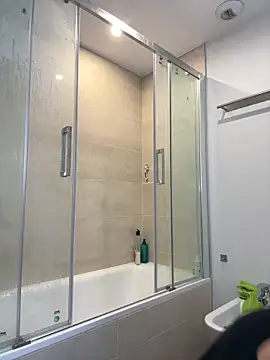 prettylittlefooxy online show from November 12, 2025, 11:10 am