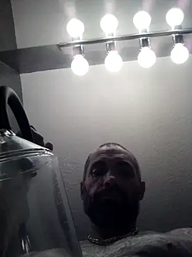 Snapshot of Fine10ne chatting on December 21, 2025, 1:57 am Fine10ne online show from December 21, 2025, 1:57 am