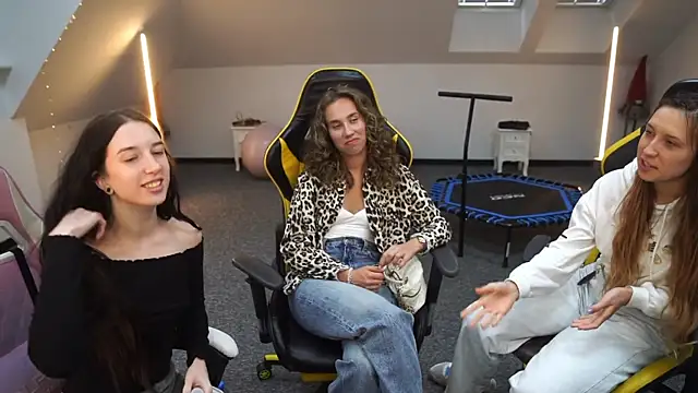  Lili 054 online show from September 19, 2025, 11:11 am