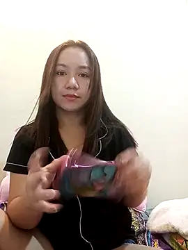 Lovelyclaya online show from December 18, 2025, 10:49 pm