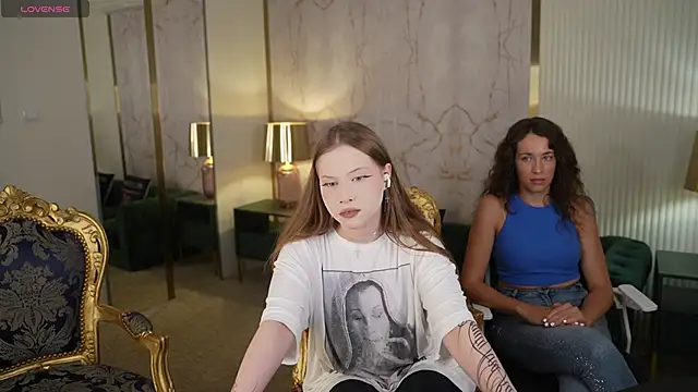 Snapshot of Ella_054 chatting on September 19, 2025, 2:29 pm Ella 054 online show from September 19, 2025, 2:29 pm