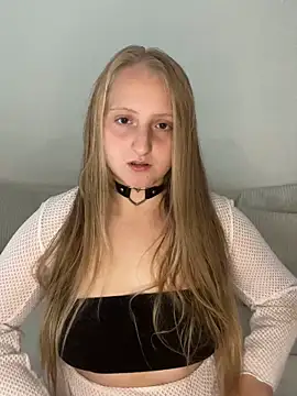 young hailey online show from October 1, 2025, 7:36 am