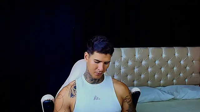 jiro kenji1 online show from January 14, 2026, 2:39 am