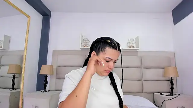 Snapshot of ScarletMoon1_ chatting on October 18, 2025, 12:06 pm ScarletMoon1  online show from October 18, 2025, 12:06 pm