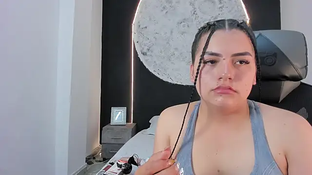 Snapshot of ScarletMoon1_ chatting on October 20, 2025, 8:31 pm ScarletMoon1  online show from October 20, 2025, 8:31 pm