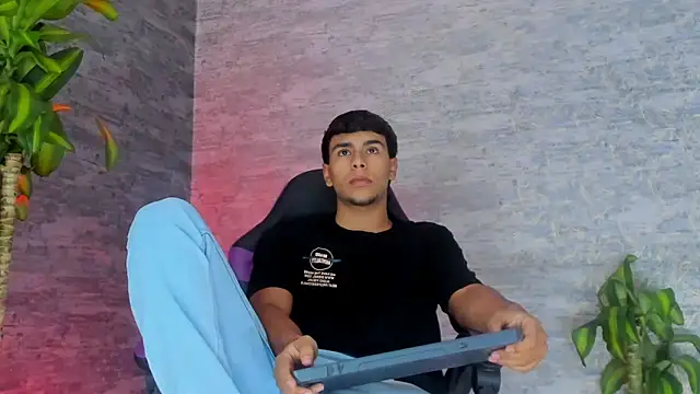 CHR58  online show from September 21, 2025, 2:57 am