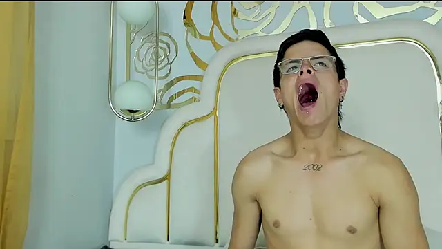 midnightlust vc online show from December 1, 2025, 11:21 pm