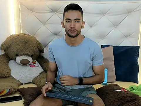 MaicolParker  online show from March 20, 2026, 1:27 pm