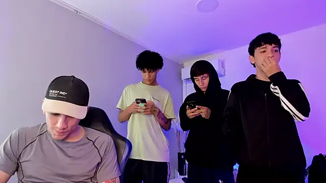 Handsomeboyss19 online show from June 12, 2026, 8:41 pm