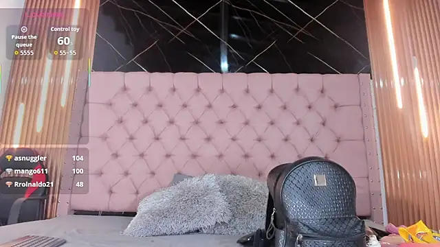 Emily Brown18 online show from October 23, 2025, 4:12 am