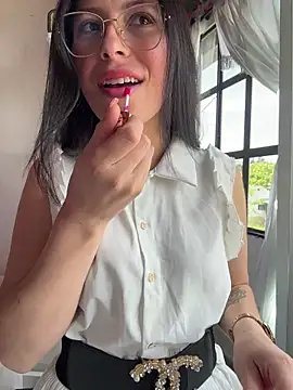 Mia salinass online show from February 4, 2026, 6:03 pm