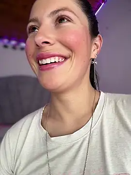 Mia salinass online show from April 7, 2026, 6:08 pm