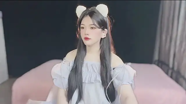 Snapshot of Sparkly_Candy chatting on September 17, 2025, 2:19 pm Sparkly Candy online show from September 17, 2025, 2:19 pm