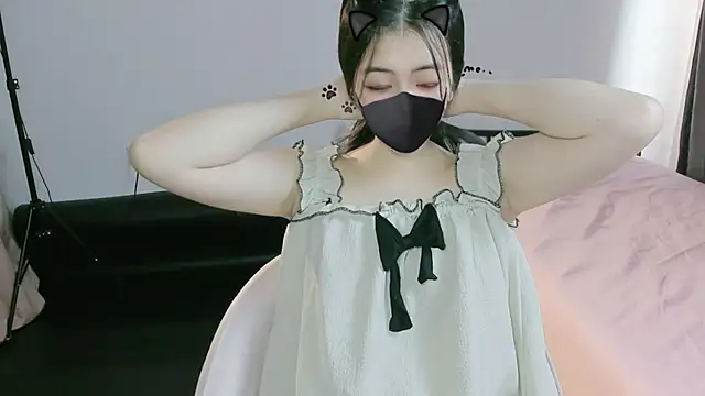 Snapshot of Sparkly_Candy chatting on September 25, 2025, 12:36 am Sparkly Candy online show from September 25, 2025, 12:36 am