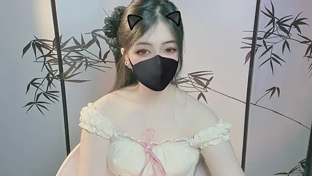 Snapshot of Sparkly_Candy chatting on October 19, 2025, 3:01 pm Sparkly Candy online show from October 19, 2025, 3:01 pm