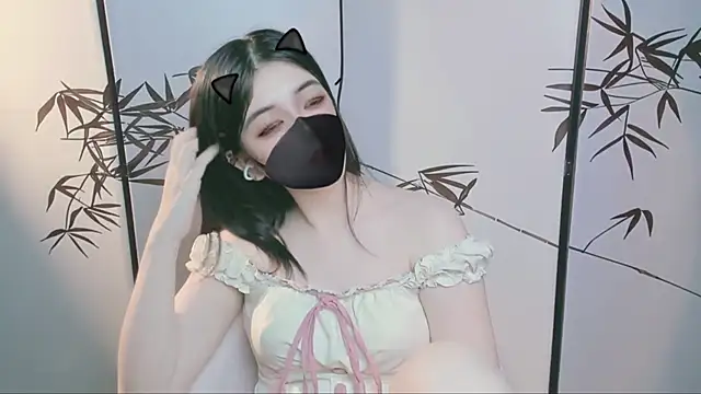 Snapshot of Sparkly_Candy chatting on November 24, 2025, 6:02 am Sparkly Candy online show from November 24, 2025, 6:02 am