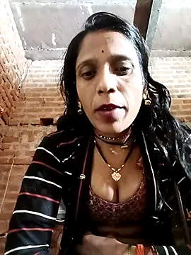 Xx pooja online show from December 1, 2025, 2:11 pm