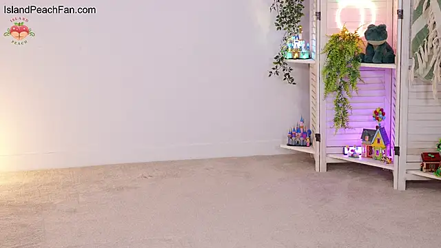 Island Peach online show from May 30, 2026, 8:06 pm