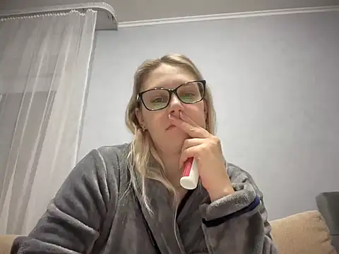 NikexPretty online show from November 13, 2025, 7:57 pm