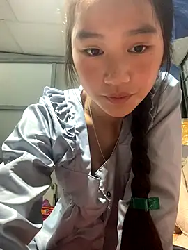 -Lie-06 online show from September 12, 2025, 4:23 am